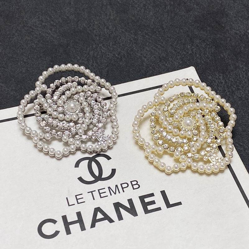 Chanel Brooch 06yxs29